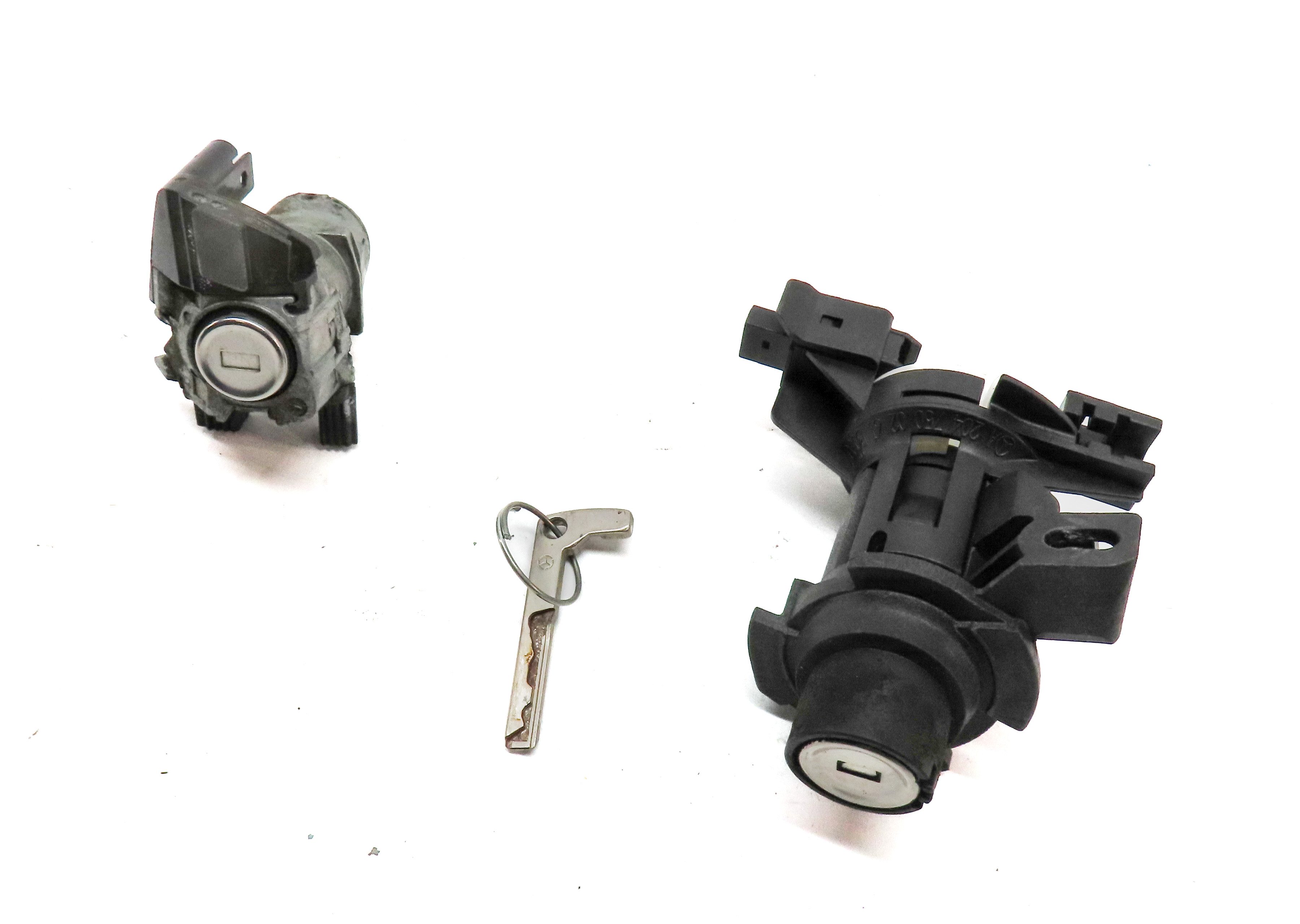 13 MERCEDES E350 SEDAN W212 FRONT DRIVER DOOR REAR TRUNK LOCK CYLINDER KEY SET/3 — exact item pictured